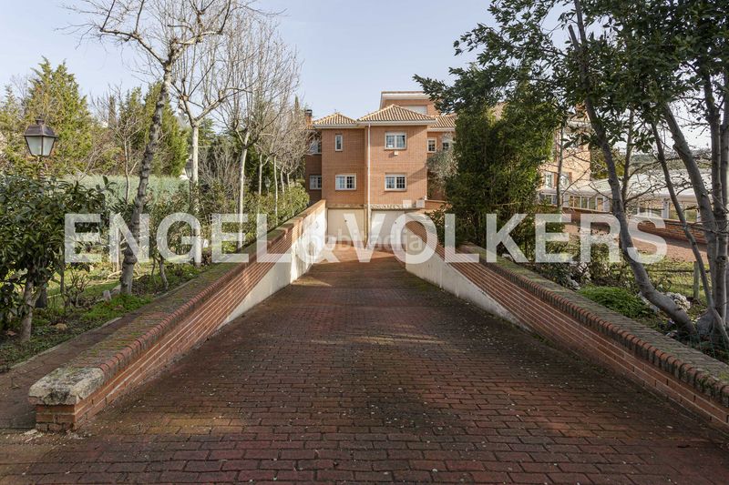 Foto 93e387cc-e6c5-4927-8d2d-d456511de0de. Casa amb calefacció aparcament piscina a Molino de la Hoz Rozas de Madrid (Las)