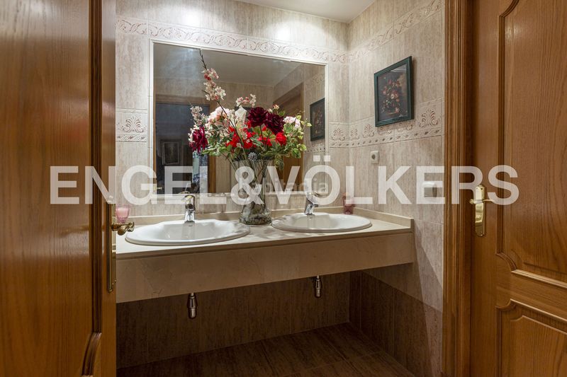 Foto 9880a355-e34a-42ab-a9e5-060110d6a5bb. Casa amb calefacció aparcament piscina a Molino de la Hoz Rozas de Madrid (Las)