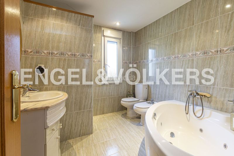Foto d91bdf31-2e43-4d7b-8d19-5903317dd884. Casa amb calefacció aparcament piscina a Molino de la Hoz Rozas de Madrid (Las)