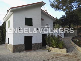 Casa a Santa María de la Alameda. Precioso chalet en santa maria de la alameda