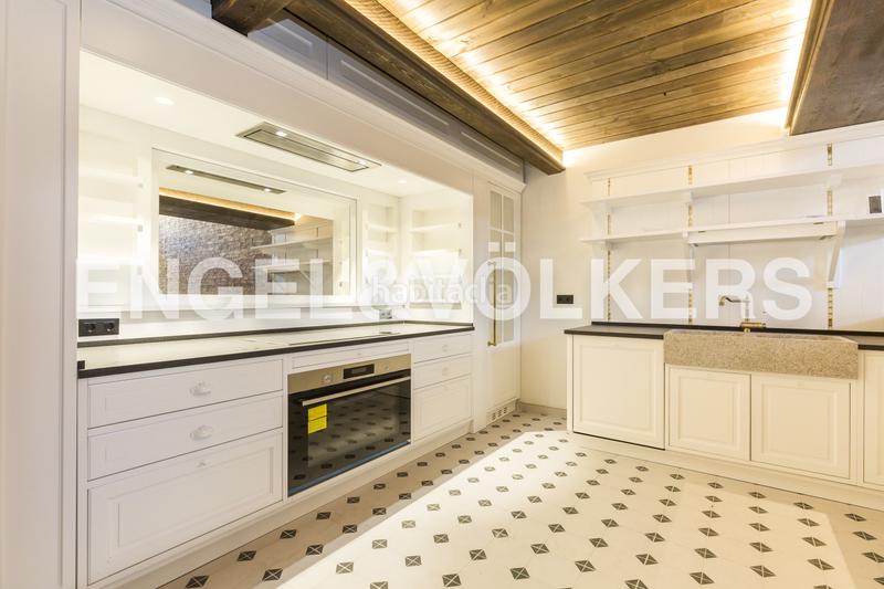 Foto f443dd27-f0e0-45b5-b25d-bd7cd0722ee6. Piccolo appartamento con riscaldamento parcheggio piscina in Madrid