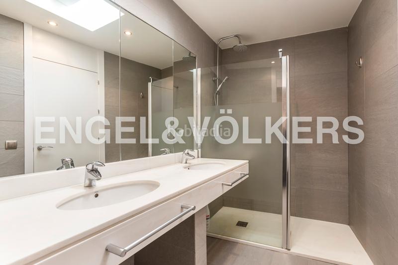 Foto 22dcd22c-5659-472d-8254-71d04e107895. Casa chalet exclusivo con diseño geométrico del prestigioso arquitecto pérez urruti en Majadahonda