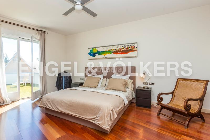 Foto 292f4a2b-bcdf-4391-9779-3a12a147ffdf. Casa chalet exclusivo con diseño geométrico del prestigioso arquitecto pérez urruti en Majadahonda