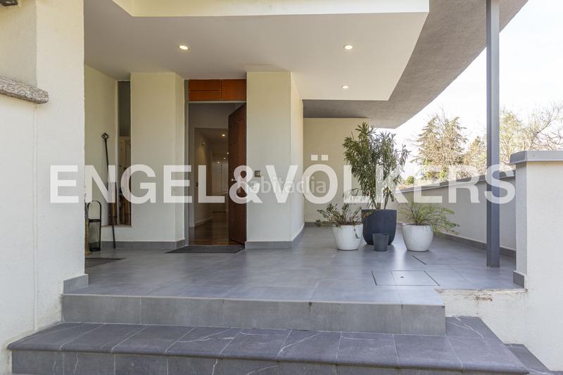 Foto 9e313fab-0ead-40d8-a50a-c7d660c63c57. Casa chalet exclusivo con diseño geométrico del prestigioso arquitecto pérez urruti en Majadahonda