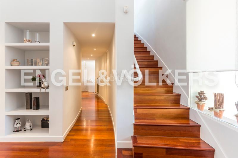 Foto ff14b276-f6af-4c23-bce5-adc35e9a9172. Casa chalet exclusivo con diseño geométrico del prestigioso arquitecto pérez urruti en Majadahonda