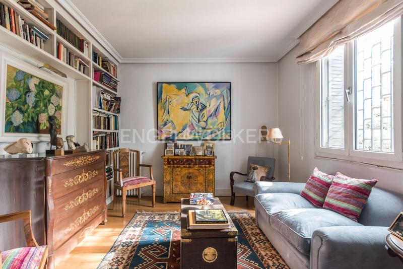 Foto 23c43c37-2591-4bd0-8d40-8a1123b492d4. Casa chalet unifamiliar en parcela única de Nueva España en Madrid
