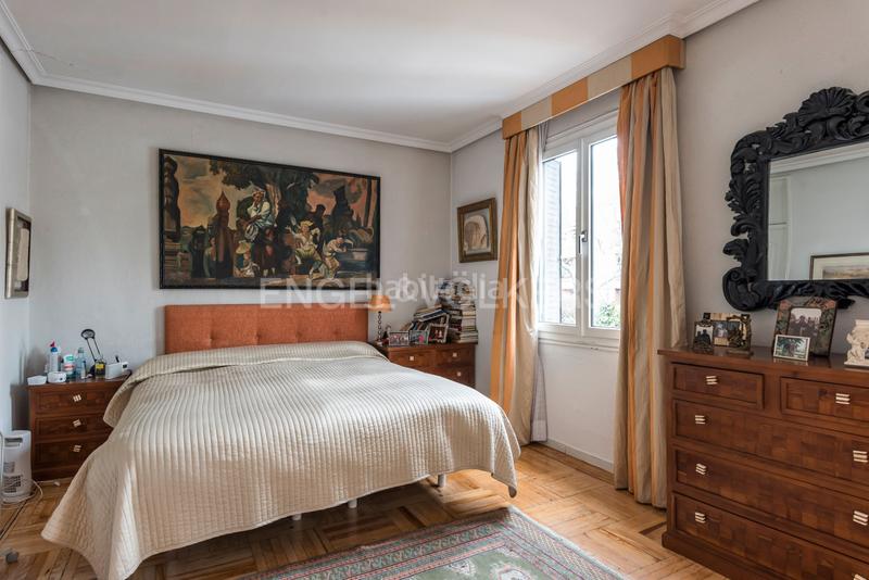 Foto 49392d42-90eb-4e34-8449-7dd0bb226447. Casa chalet unifamiliar en parcela única de Nueva España en Madrid
