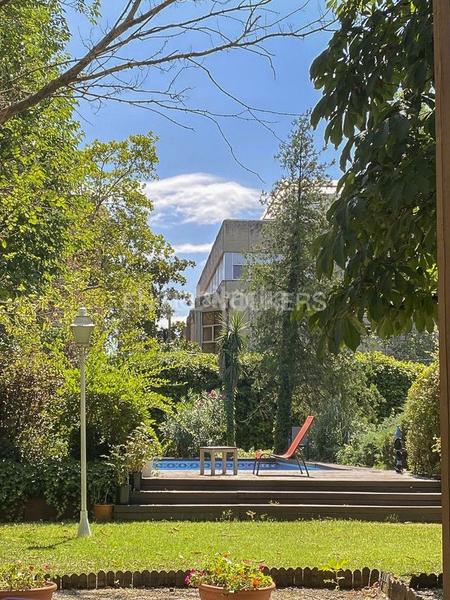 Foto 6e4d7280-fa19-4d91-849b-ae6a8f3f5a61. Casa chalet unifamiliar en parcela única de Nueva España en Madrid