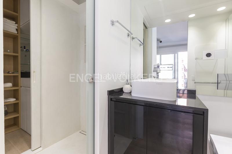 Foto 2f77e2d4-0f01-45f0-9eb0-fc0191befef2. Apartamento exclusivo loft de diseño a pasos del retiro. en Madrid