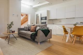 Lloguer Apartament  Corredera baja de san pablo. Espectacular piso abuhardillado  de un dormitorio en malasaña en