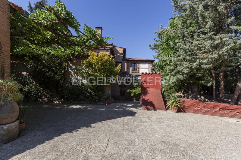 Foto 099786f0-f870-431f-8a04-b77c597db2f3. House with heating parking pool in Valdeolmos - Alalpardo