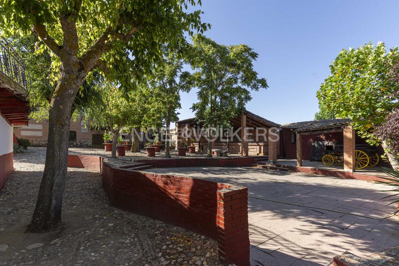 Foto 15ae1282-51c5-4c09-a0bf-f512d8f4d8c7. House with heating parking pool in Valdeolmos - Alalpardo