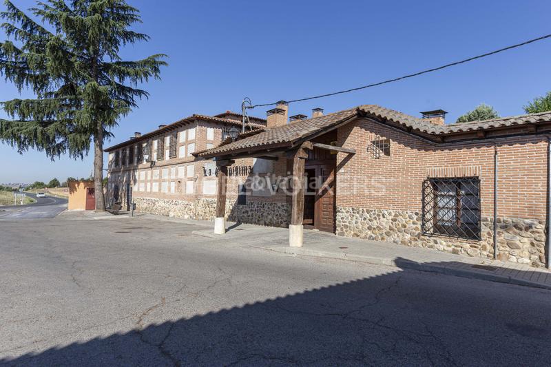 Foto daa5695f-fcf3-4bc7-a597-7c2837663069. House with heating parking pool in Valdeolmos - Alalpardo