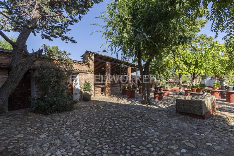 Foto fbba1f38-bbde-4ff4-8bd2-3e08217b7b4a. House with heating parking pool in Valdeolmos - Alalpardo