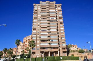 Appartamento  Uruguay. Espectacular piso de tres dormitorios, 2 baños, piscina y parkin