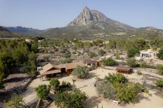 Casa en Finestrat Pueblo. Casa integrada con la naturaleza a menos de 2 km. de finestrat