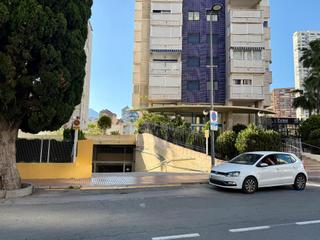 Aparcament cotxe en Juzgados - Plaza de Toros. Plaza de aparcamiento en venta