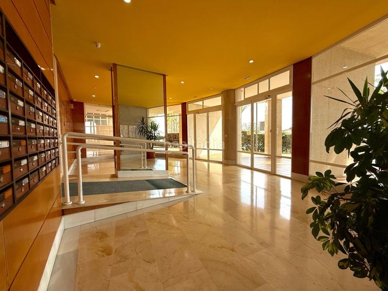 Foto 3c6d8401-2d51-4473-ac2e-050d86582db0. Apartament amb aparcament piscina a Playa Poniente Benidorm
