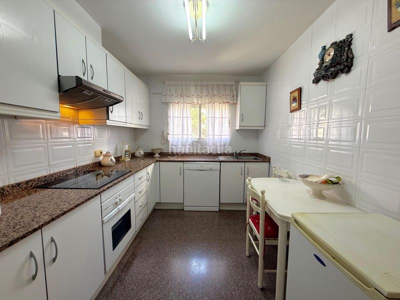Foto 56e56c7b-98c3-47ec-a6c3-773b126aa7a8. Apartament amb aparcament piscina a Playa Poniente Benidorm