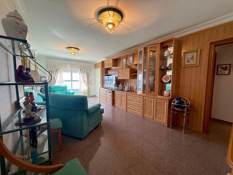 Foto 58a12d42-901f-4f1a-8af9-b3bacb95a4f0. Apartament amb aparcament piscina a Playa Poniente Benidorm