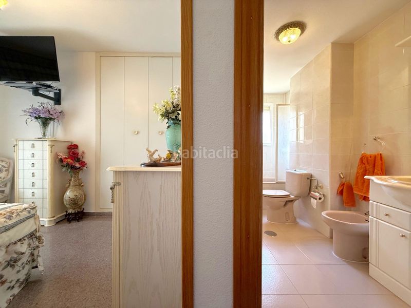 Foto 8f8ec823-9ae0-4fd2-9e09-f5a5315a94f6. Apartament amb aparcament piscina a Playa Poniente Benidorm