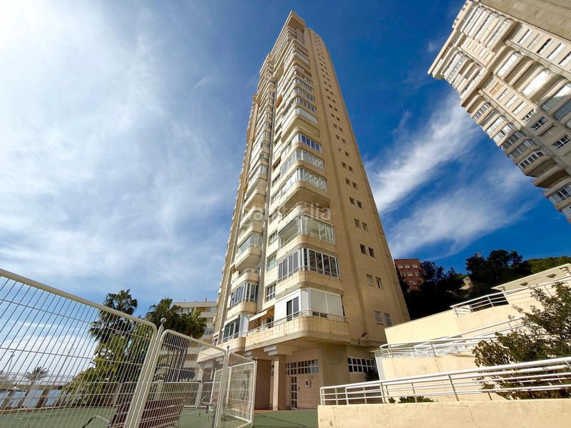 Foto a2c76281-4422-42db-889c-b47a8f0ea008. Apartament amb aparcament piscina a Playa Poniente Benidorm