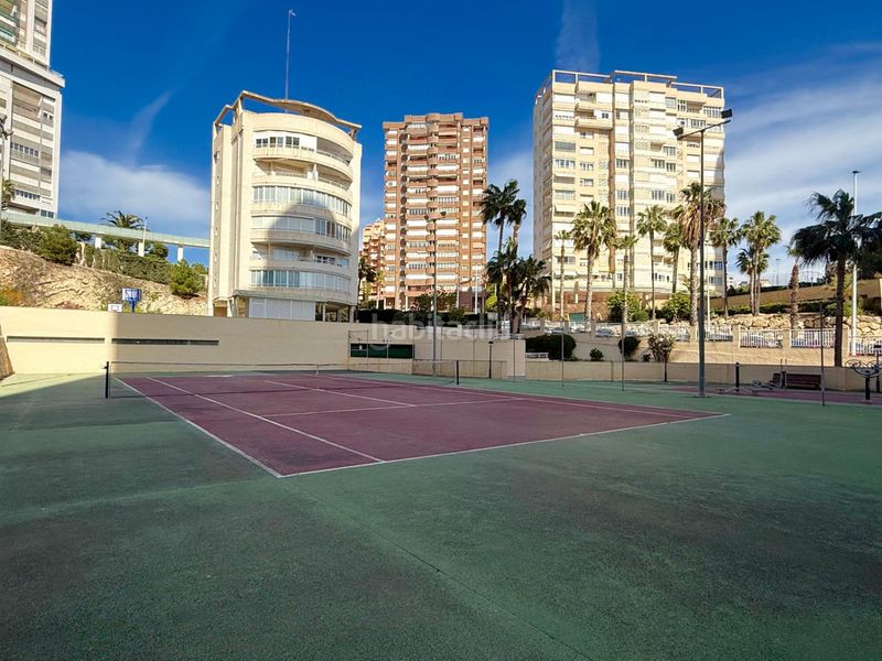 Foto d86d5dc8-0d21-4387-9b29-0d8e3cd31b21. Apartament amb aparcament piscina a Playa Poniente Benidorm