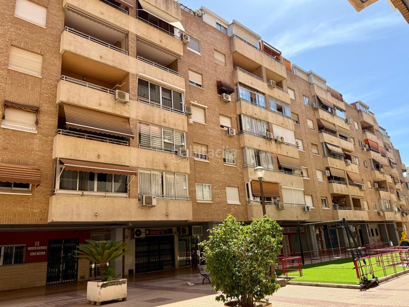 Foto e4037bb7-20b9-4230-b283-cf6e788f63b1. Pis amb aparcament a Centro Urbano Benidorm