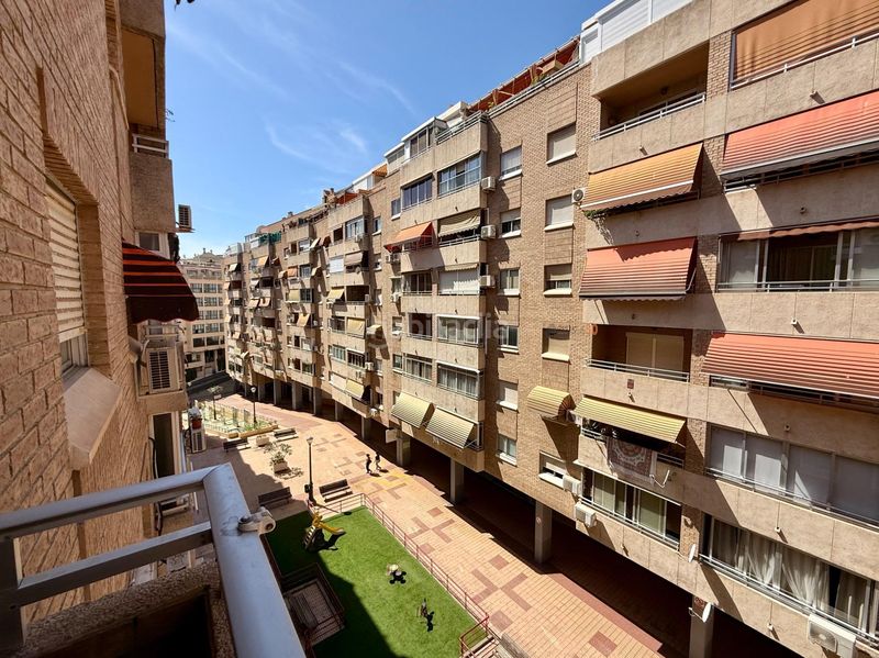 Foto e49e5bed-3b9c-4c99-ae93-142bafc6aa27. Pis amb aparcament a Centro Urbano Benidorm