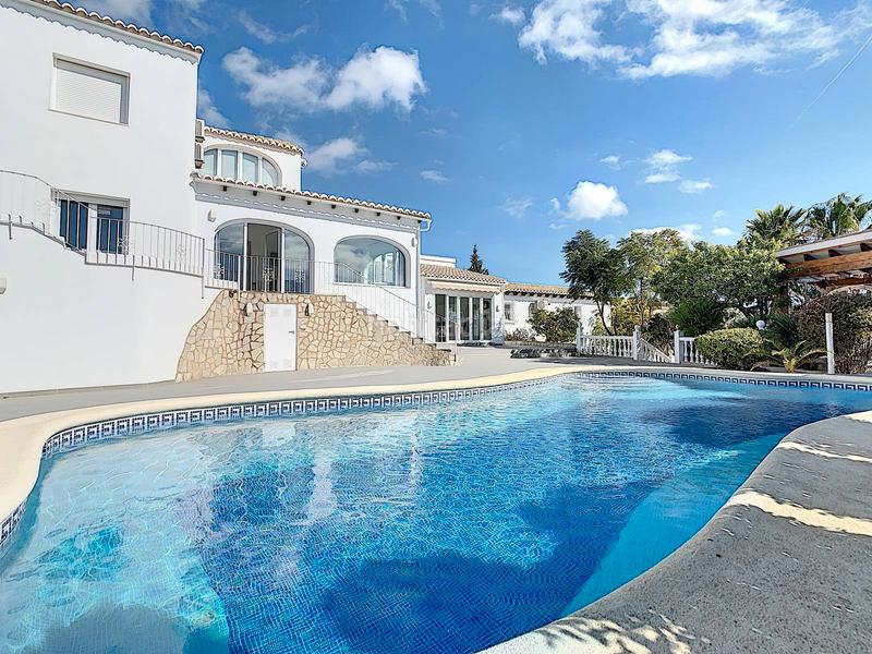 Foto 9d6dbd79-14d8-4757-aa18-55b7a52f2464. Chalet con riscaldamento parcheggio piscina in Cumbre del Sol Poble Nou de Benitatxell (el)