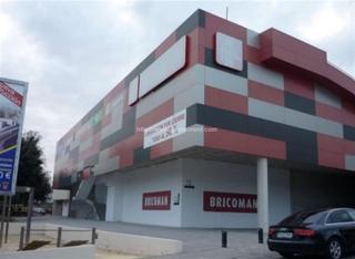 Edifici a La Nucia Pueblo. Edificio comercial en venta en la nucia