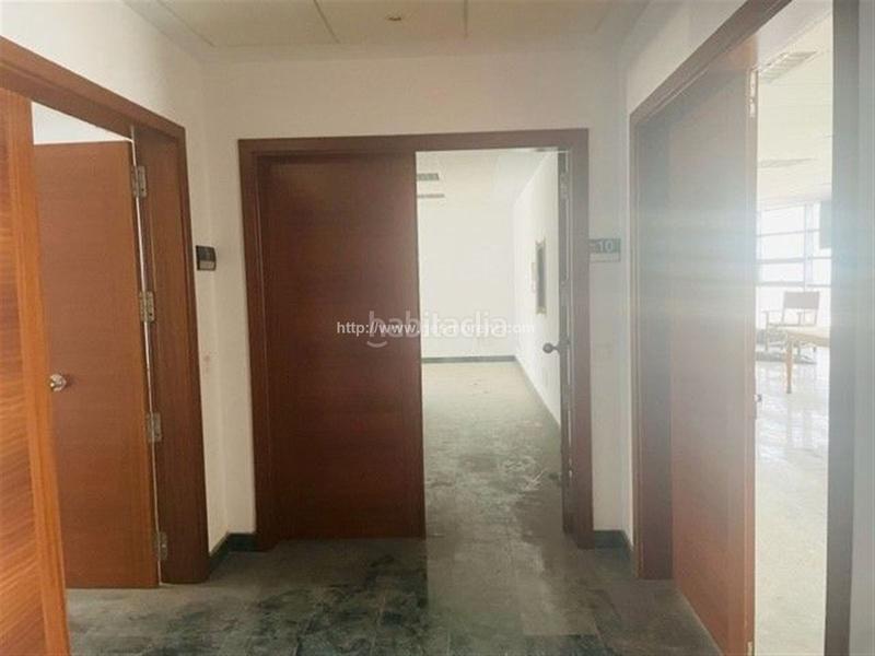 Foto 2fed773e-cdef-4fd9-86c7-bcea221e6978. Office space with heating parking in Son Anglada Palma de Mallorca