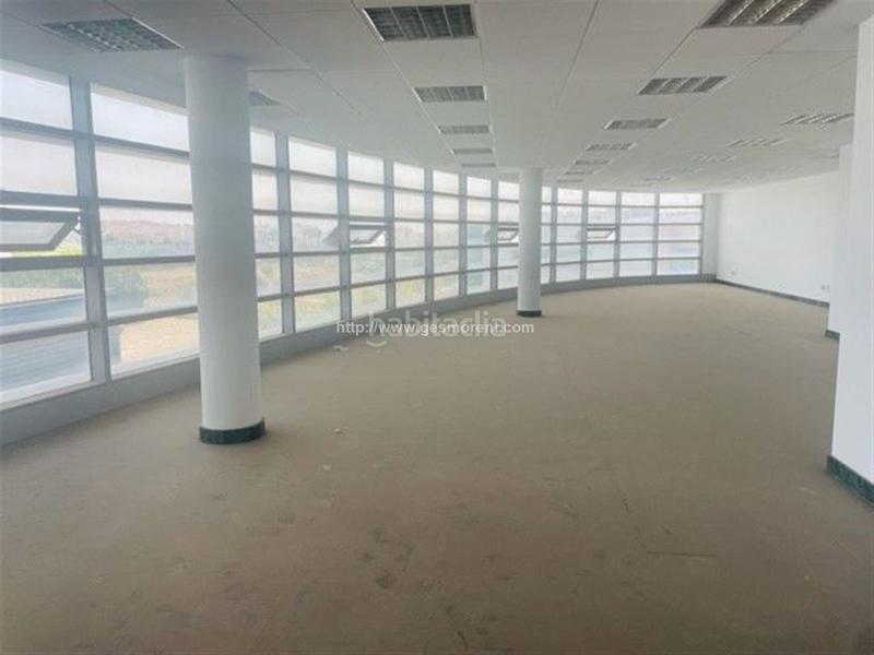 Foto 389baf3c-cdfa-4b05-b80c-48da7a01c6bf. Office space with heating parking in Son Anglada Palma de Mallorca