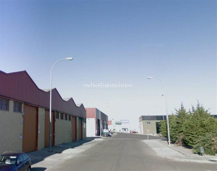 Foto 191dbd81-1da3-4ecc-b32a-0b5de6351772. Capannone industriale in Écija