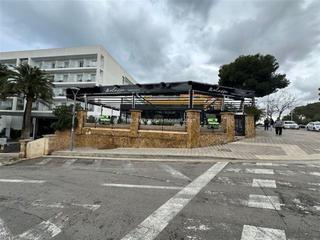 Traspàs Local Comercial a S´Arenal. Local con salida de humos en traspaso en la playa de palma