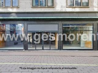 Local commercial à Sant Andreu de Palomar. Conjunto de dos locales en venta en sant andreu, barcelona