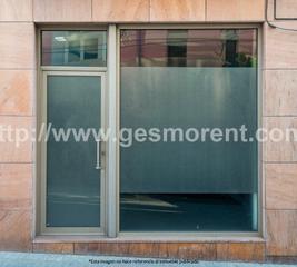 Business premise in Plaça de Toros. Local comercial en venta en son oliva