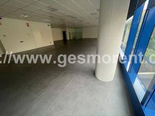 Oficina a Montigal. Oficina en venta en badalona