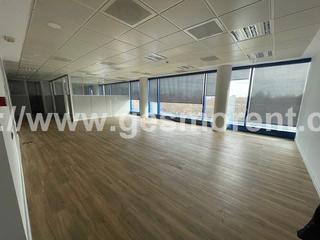 Büro in Montigalà. Oficina en venta en badalona