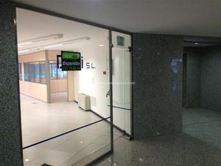 Location Bureau à Son Riera-Aeroport. Oficina en alquiler en edificio mirall junto al aeropuerto