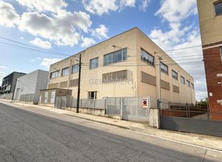 Fabrikhalle in Les Planes. Nave en venta y alquiler en sant joan despí