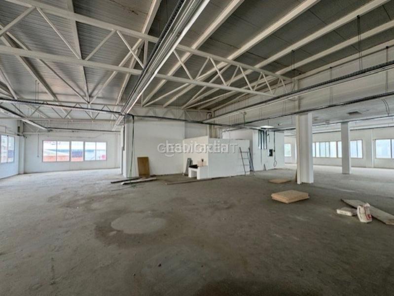 Foto bbcdfb50-fd2c-4b59-b8c3-e487475a1aa7. Alquiler nave industrial nave en venta y alquiler en Sant Joan Despí