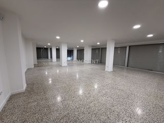 Lloguer Local Comercial a S´Arenal. Local en alquiler en el arenal, palma