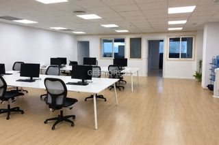 Oficina a Sa Indioteria Urb�. Oficina en venta en el poligono son castell�, palma