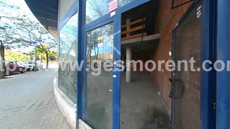 Foto bef01b74-0825-4fee-b5b8-bf2db8e864e2. Local comercial a Mercat-Mas Moixa Blanes