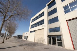 Capannone industriale in La Llotja-Born. Nave en venta en polígono industrial de son oms