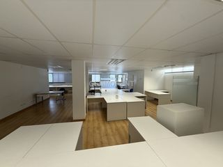 Miete Büro in Sa Indioteria Urbà. Oficina con parking y espacios diáfanos en son castelló
