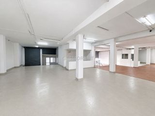 Miete Fabrikhalle in Es Rafal Vell. Nave comercial en alquiler con gran fachada en palma