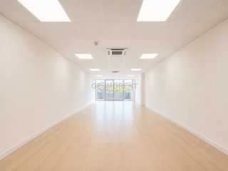 Büro in Sa Indioteria Urbà. Oficina en alquiler  venta en el poligono son castelló, palma de