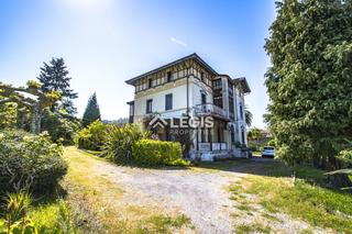 Chalet  Avenida avenida de prahua. Casonapalacete de indianos